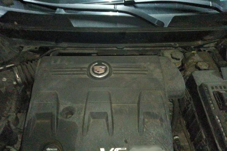 Used Cadillac SRX 2013 3.0L Comfort Model Engine Bay