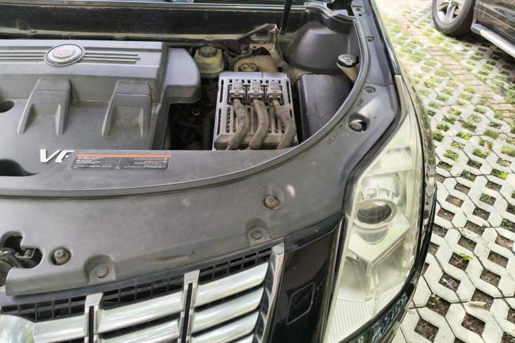 Used Cadillac SRX 2013 3.0L Elite Model Engine Bay Left