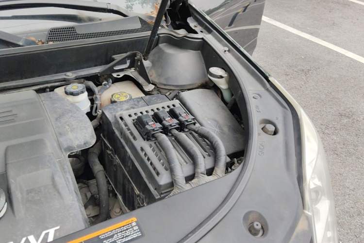 Used Cadillac SRX 2013 3.0L Elite Model Engine Bay Left