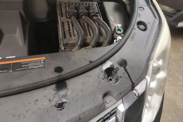 Used Cadillac SRX 2013 3.0L Elite Model Engine Bay Left