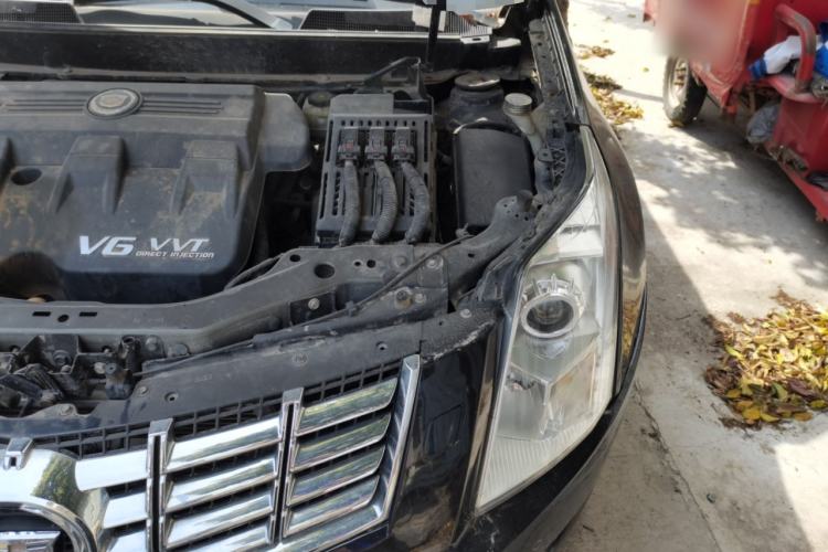 Used Cadillac SRX 2013 3.0L Elite Model Engine Bay Left
