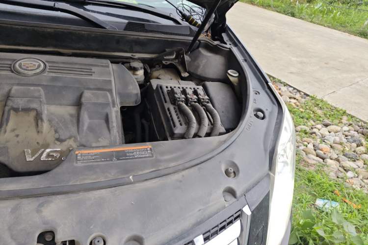 Used Cadillac SRX 2013 3.0L Elite Model Engine Bay Left