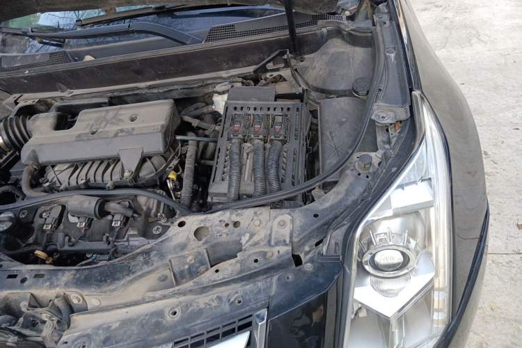 Used Cadillac SRX 2013 3.0L Elite Model Engine Bay Left