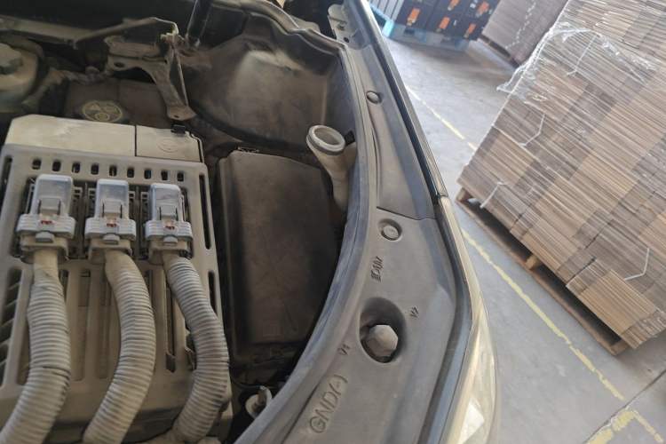 Used Cadillac SRX 2013 3.0L Elite Model Engine Bay Left
