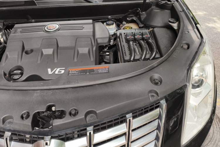 Used Cadillac SRX 2013 3.0L Elite Model Engine Bay Left
