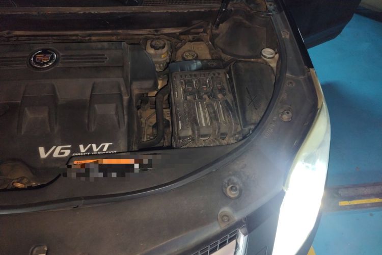 Used Cadillac SRX 2013 3.0L Comfort Model Engine Bay Left