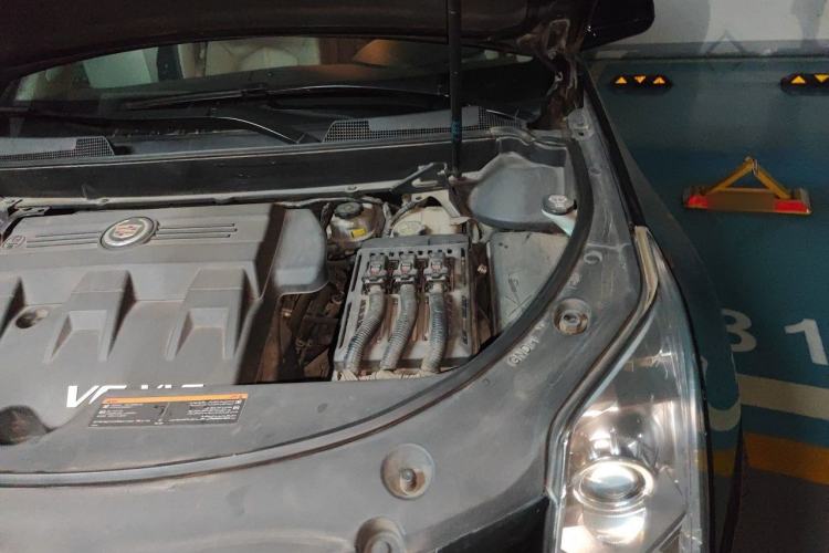 Used Cadillac SRX 2013 3.0L Luxury Model Engine Bay Left
