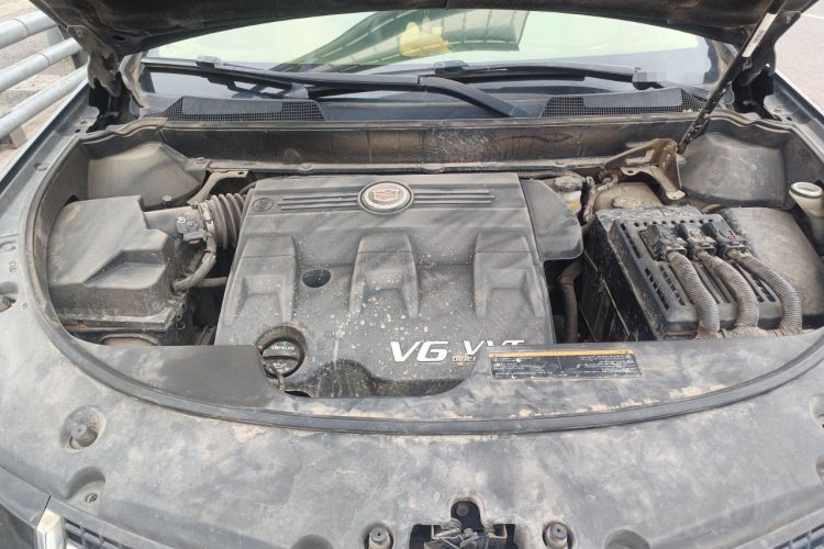 Used Cadillac SRX 2013 3.0L Comfort Model Engine Bay