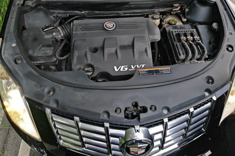 Used Cadillac SRX 2013 3.0L Elite Model Engine Bay
