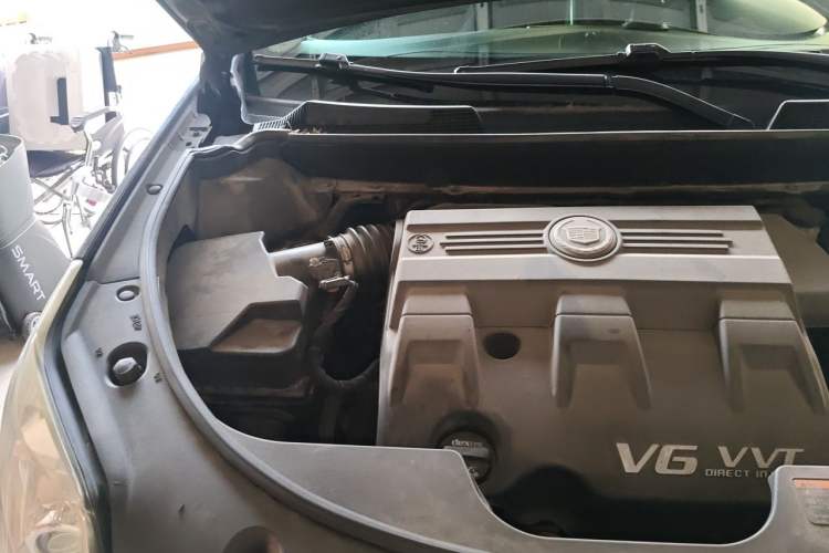 Used Cadillac SRX 2013 3.0L Comfort Model Engine Bay Right