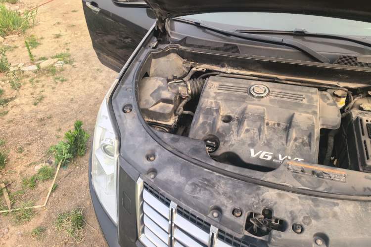 Used Cadillac SRX 2013 3.0L Elite Model Engine Bay Right