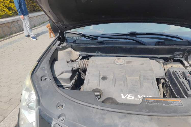 Used Cadillac SRX 2013 3.0L Elite Model Engine Bay Right