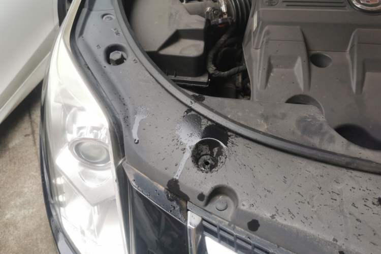 Used Cadillac SRX 2013 3.0L Elite Model Engine Bay Right