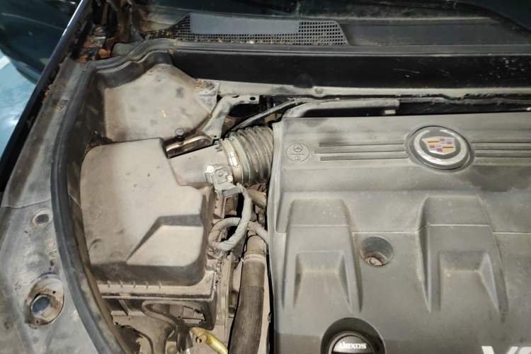 Used Cadillac SRX 2013 3.0L Elite Model Engine Bay Right