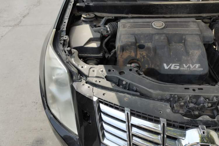 Used Cadillac SRX 2013 3.0L Elite Model Engine Bay Right