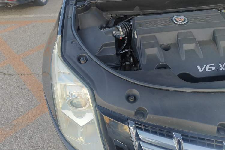 Used Cadillac SRX 2013 3.0L Comfort Model Engine Bay Right