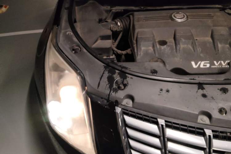 Used Cadillac SRX 2013 3.0L Elite Model Engine Bay Right