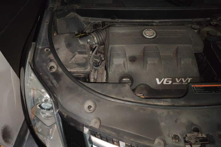 Used Cadillac SRX 2013 3.0L Elite Model Engine Bay Right