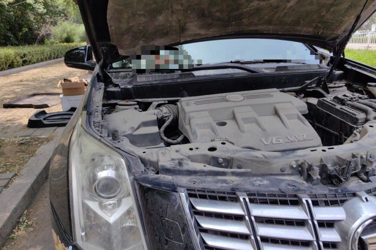 Used Cadillac SRX 2013 3.6L Flagship Model Engine Bay Right
