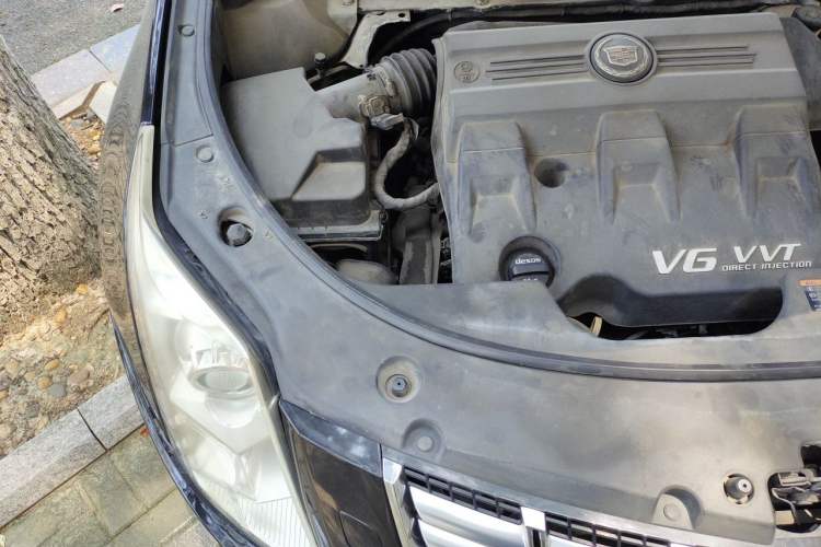 Used Cadillac SRX 2013 3.0L Elite Model Engine Bay Right