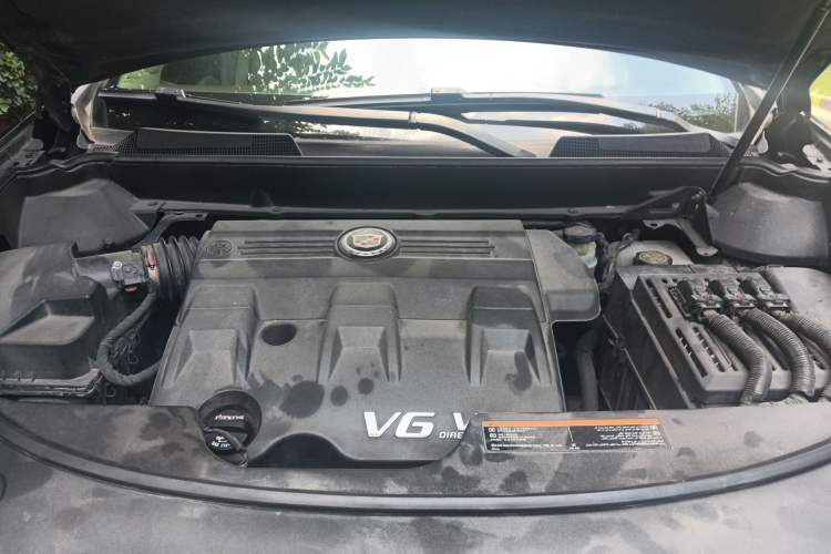 Used Cadillac SRX 2013 3.0L Elite Model Engine Bay