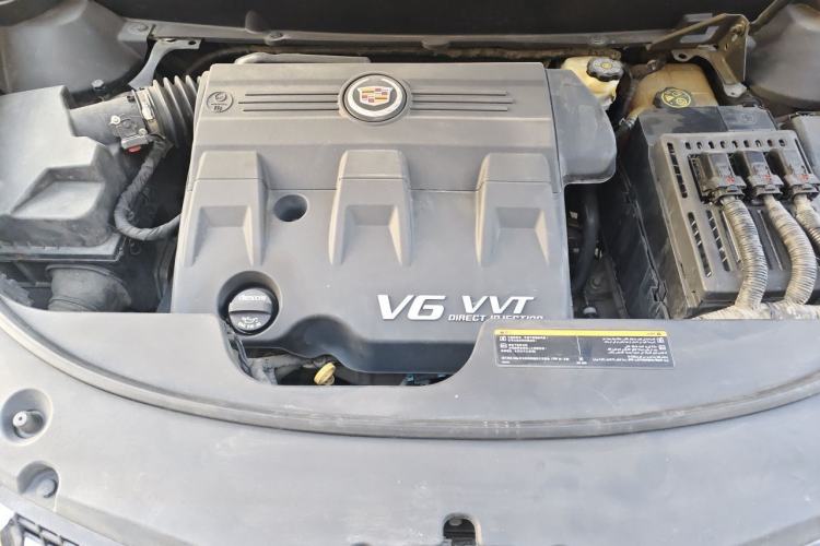 Used Cadillac SRX 2013 3.0L Comfort Model Engine Bay