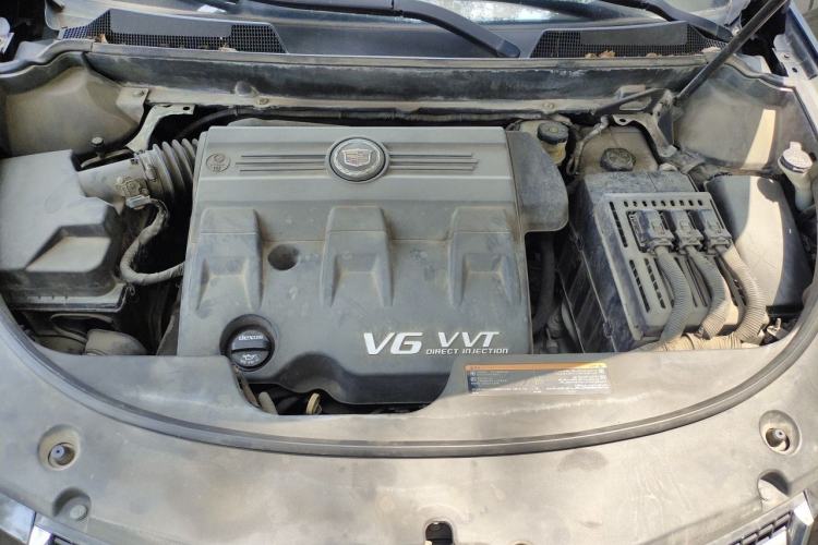 Used Cadillac SRX 2013 3.0L Elite Model Engine Bay