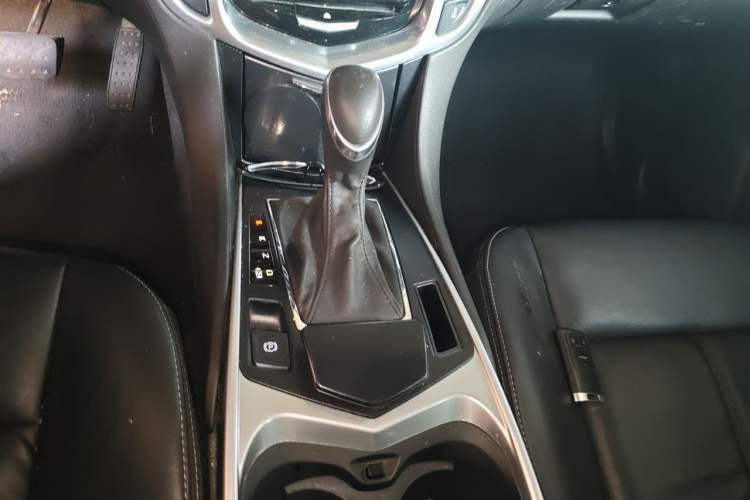 Used Cadillac SRX 2013 3.0L Comfort Model Gear Lever