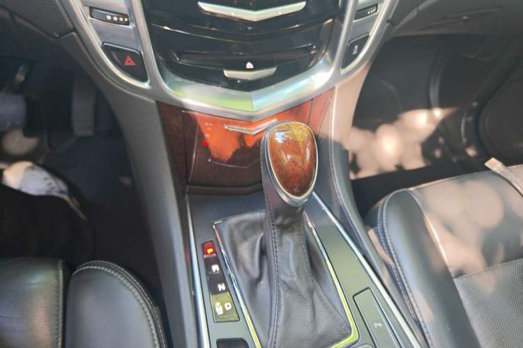 Used Cadillac SRX 2013 3.0L Luxury Model Gear Lever