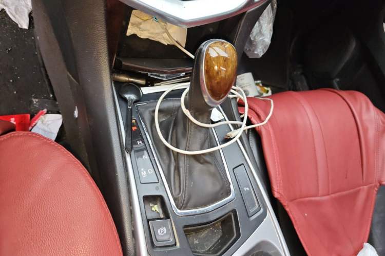 Used Cadillac SRX 2013 3.0L Elite Model Gear Lever