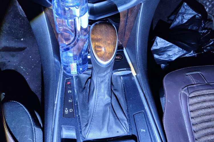 Used Cadillac SRX 2013 3.0L Elite Model Gear Lever