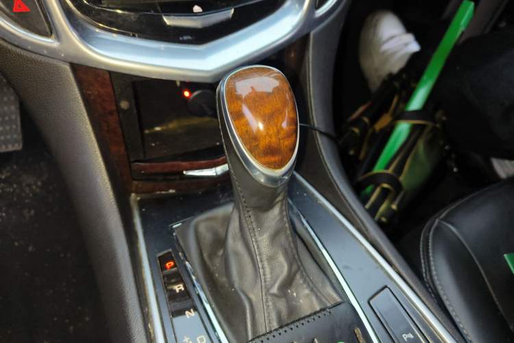 Used Cadillac SRX 2013 3.0L Elite Model Gear Lever