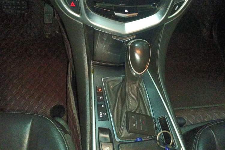 Used Cadillac SRX 2013 3.0L Comfort Model Gear Lever