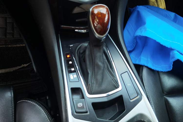 Used Cadillac SRX 2013 3.0L Luxury Model Gear Lever