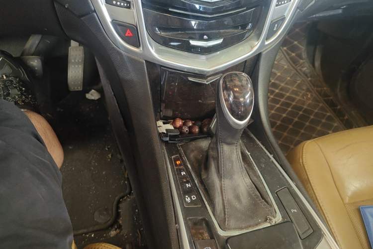 Used Cadillac SRX 2013 3.0L Elite Model Gear Lever