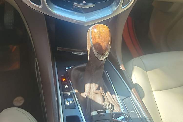 Used Cadillac SRX 2013 3.0L Luxury Model Gear Lever