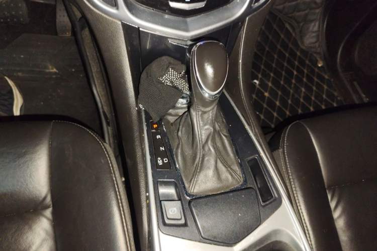 Used Cadillac SRX 2013 3.0L Comfort Model Gear Lever