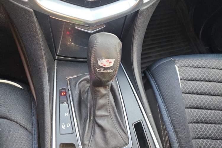 Used Cadillac SRX 2013 3.0L Comfort Model Gear Lever