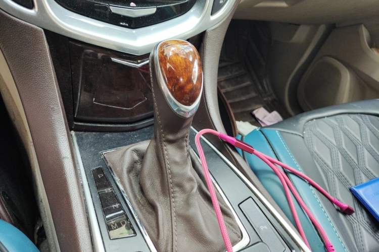 Used Cadillac SRX 2013 3.0L Elite Model Gear Lever