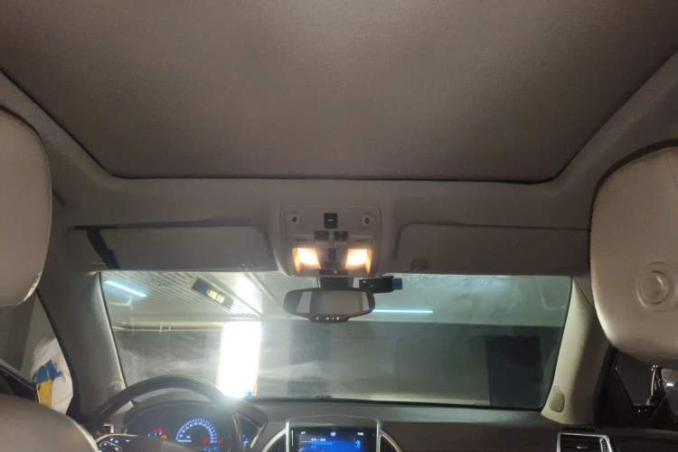 Used Cadillac SRX 2013 3.0L Leading Model Headliner