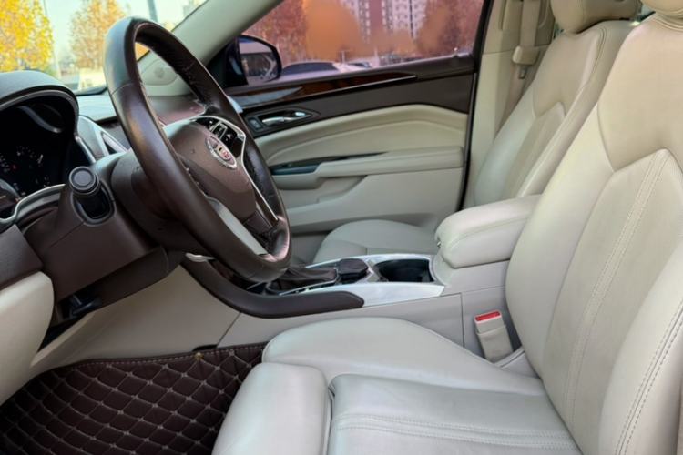 Used Cadillac SRX 2013 3.0L Elite Model Interior 2