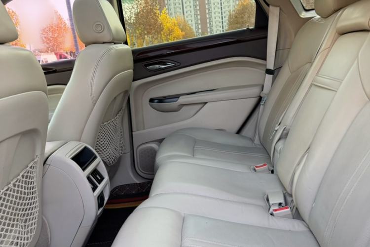 Used Cadillac SRX 2013 3.0L Elite Model Interior 3
