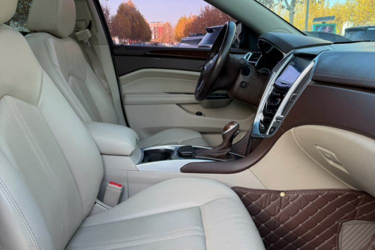 Used Cadillac SRX 2013 3.0L Elite Model Interior 4