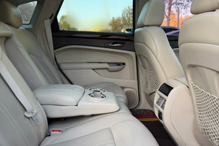 Used Cadillac SRX 2013 3.0L Elite Model Interior 5