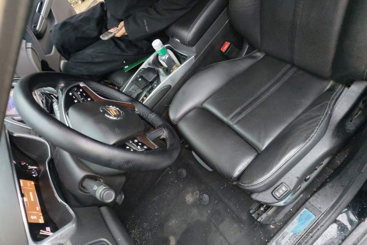 Used Cadillac SRX 2013 3.0L Elite Model Left Front Seat