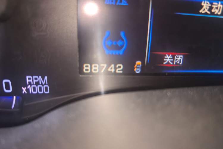 Used Cadillac SRX 2013 3.0L Elite Model Odometer Close Up
