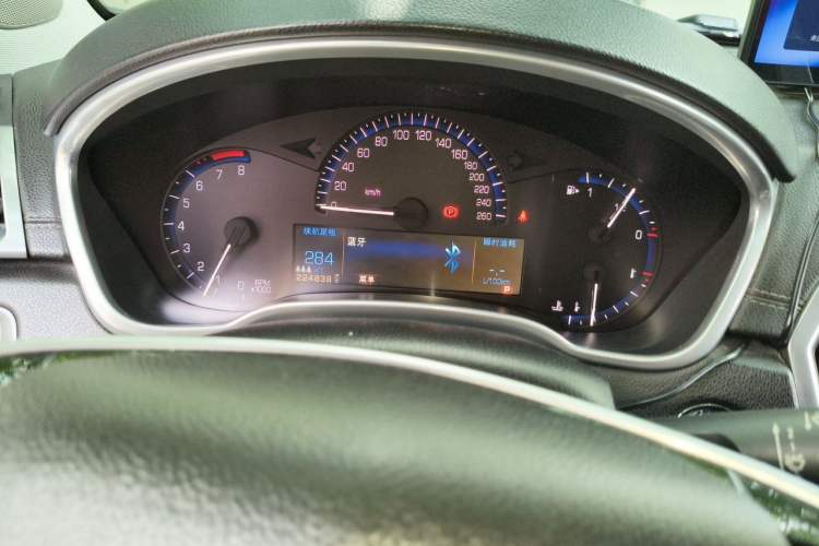 Used Cadillac SRX 2013 3.0L Elite Model Odometer Close Up