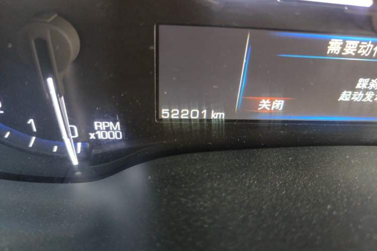 Used Cadillac SRX 2013 3.0L Comfort Model Odometer Close Up