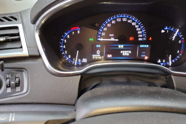 Used Cadillac SRX 2013 3.0L Elite Model Odometer Close Up