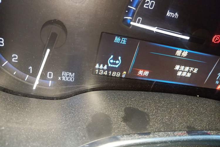 Used Cadillac SRX 2013 3.0L Elite Model Odometer Close Up